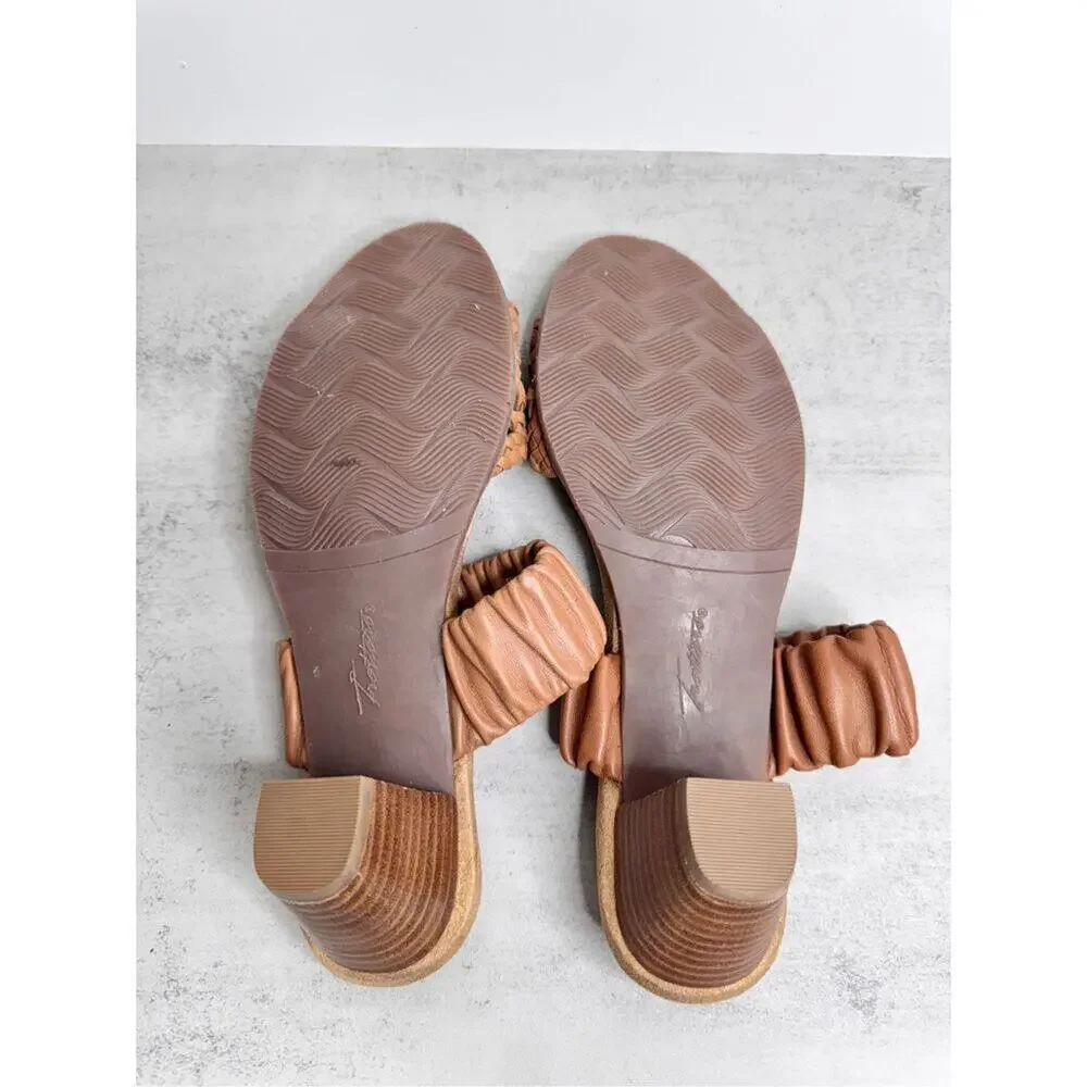 Trotters Sandals Size 8 Brown‎ Leather Double Strap Block Heel NEW - Picture 8 of 8